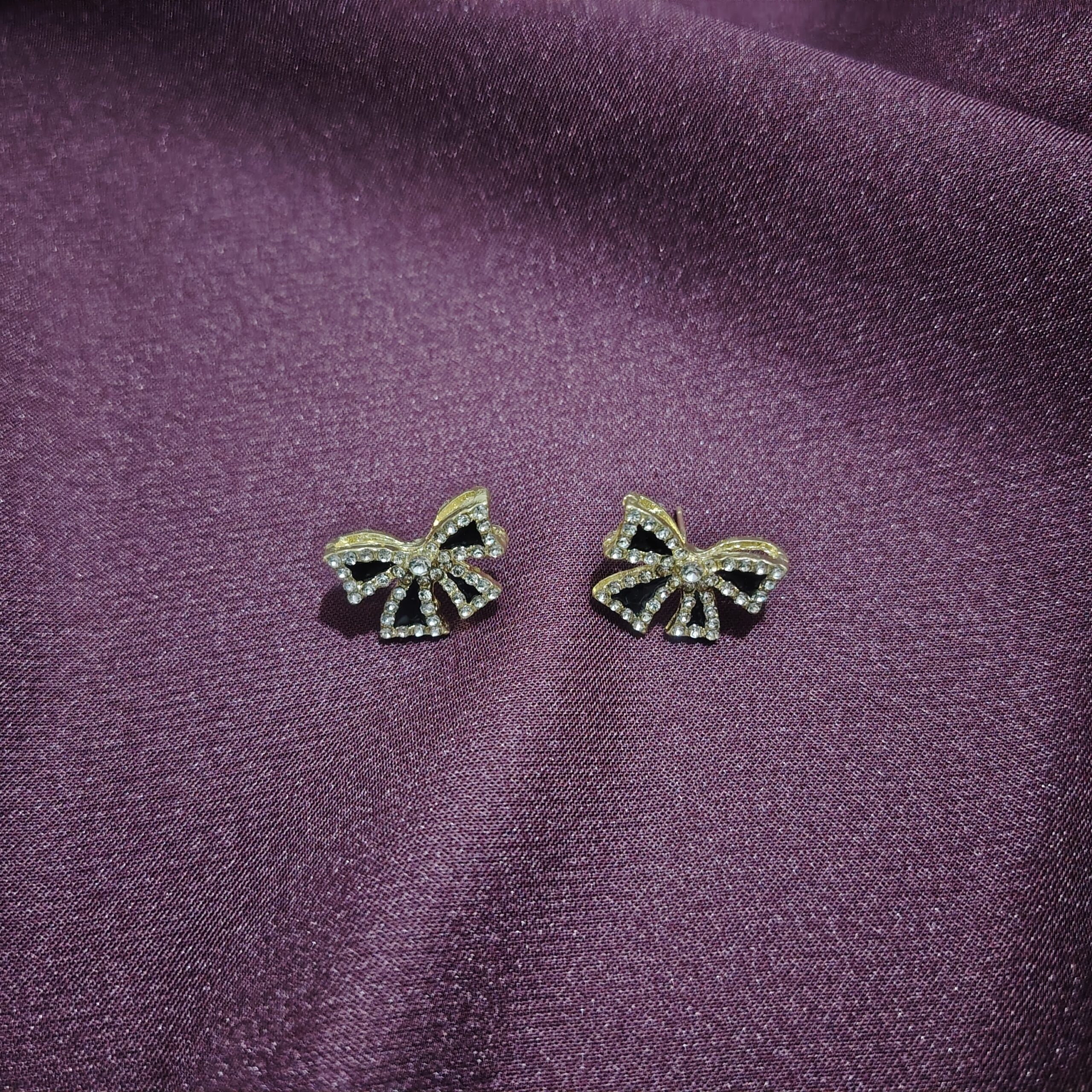 Elegant Black Bow Stud