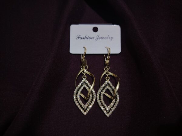 Exquisite Sparkling Leaf Drop Earring - Image 5