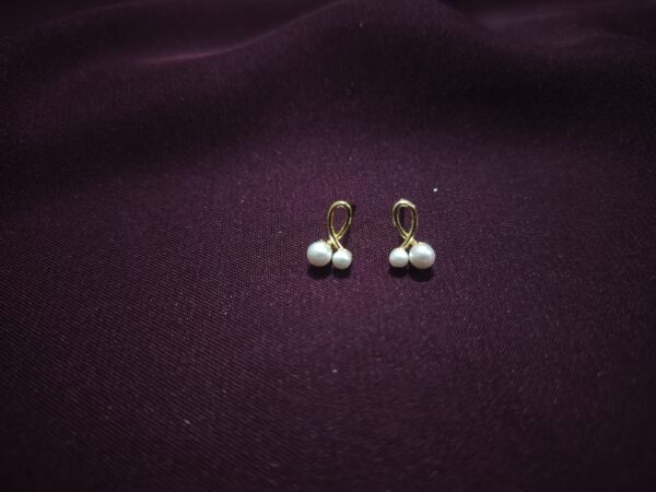 Elegant Double Faux Pearl  Stud Earrings - Image 3