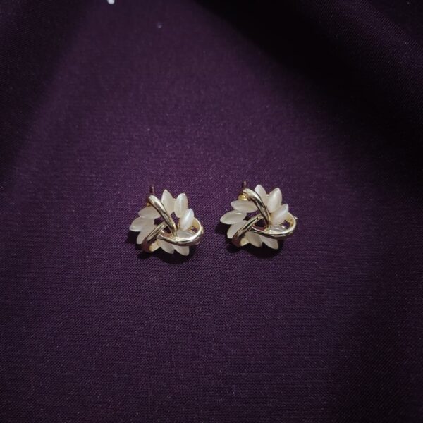 Geometric Triangular Opal - Image 3