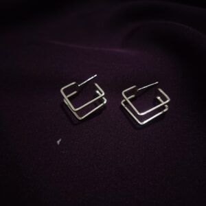 Elegant geometric earrings