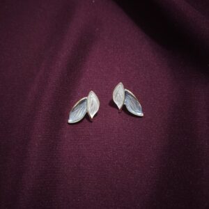 Double Leaf Design Stud