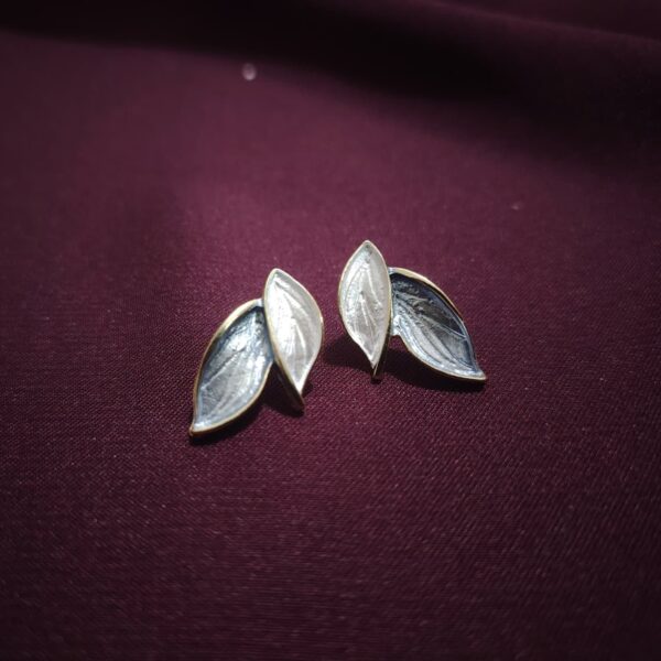 Double Leaf Design Stud - Image 6