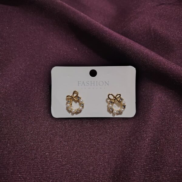 Elegant faux hoop bow earring - Image 4